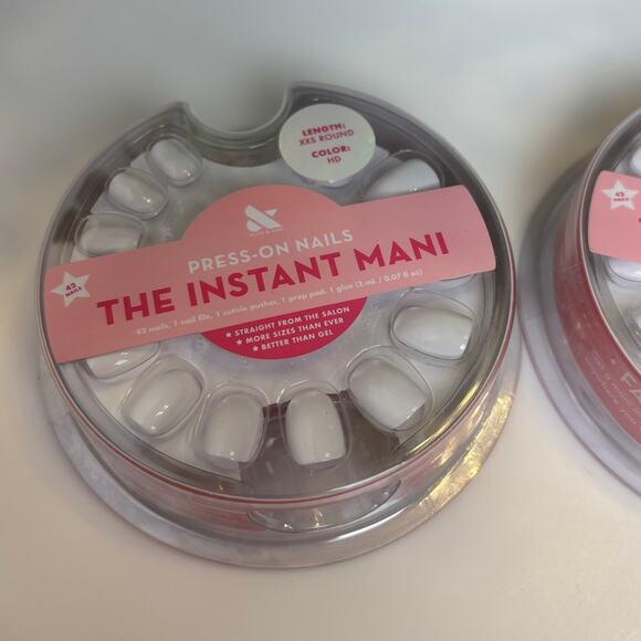 Olive & June The Instant Mani Press On Nails HD White XXS Short Round - Picture 2 of 3